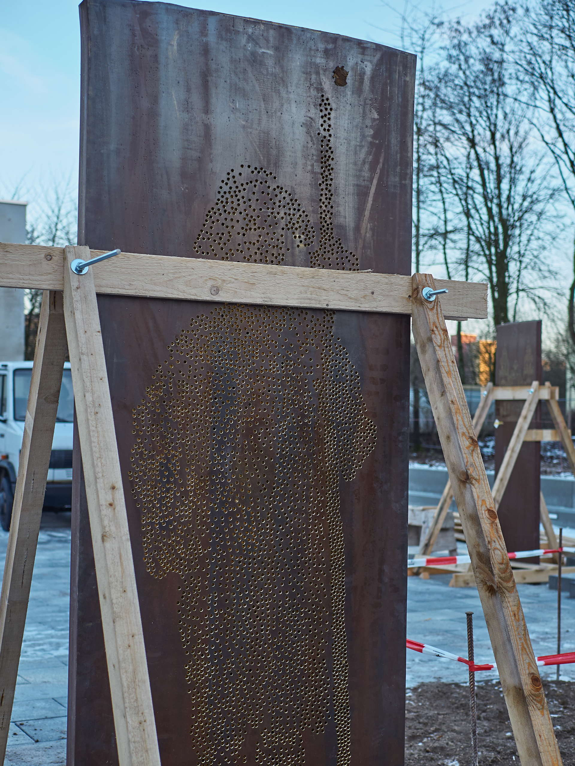 18.12.2018-Ein neuer Altar und ein Kustwerk zum Verweilen von Lutzenberger+Lutzenberger.