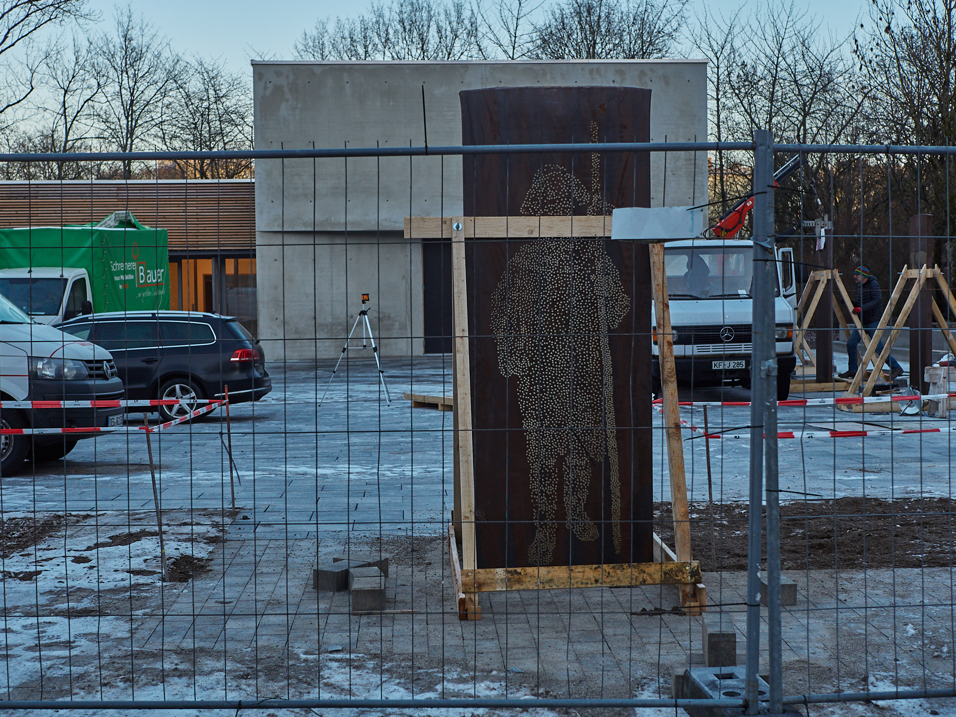 18.12.2018-Ein neuer Altar und ein Kustwerk zum Verweilen von Lutzenberger+Lutzenberger.