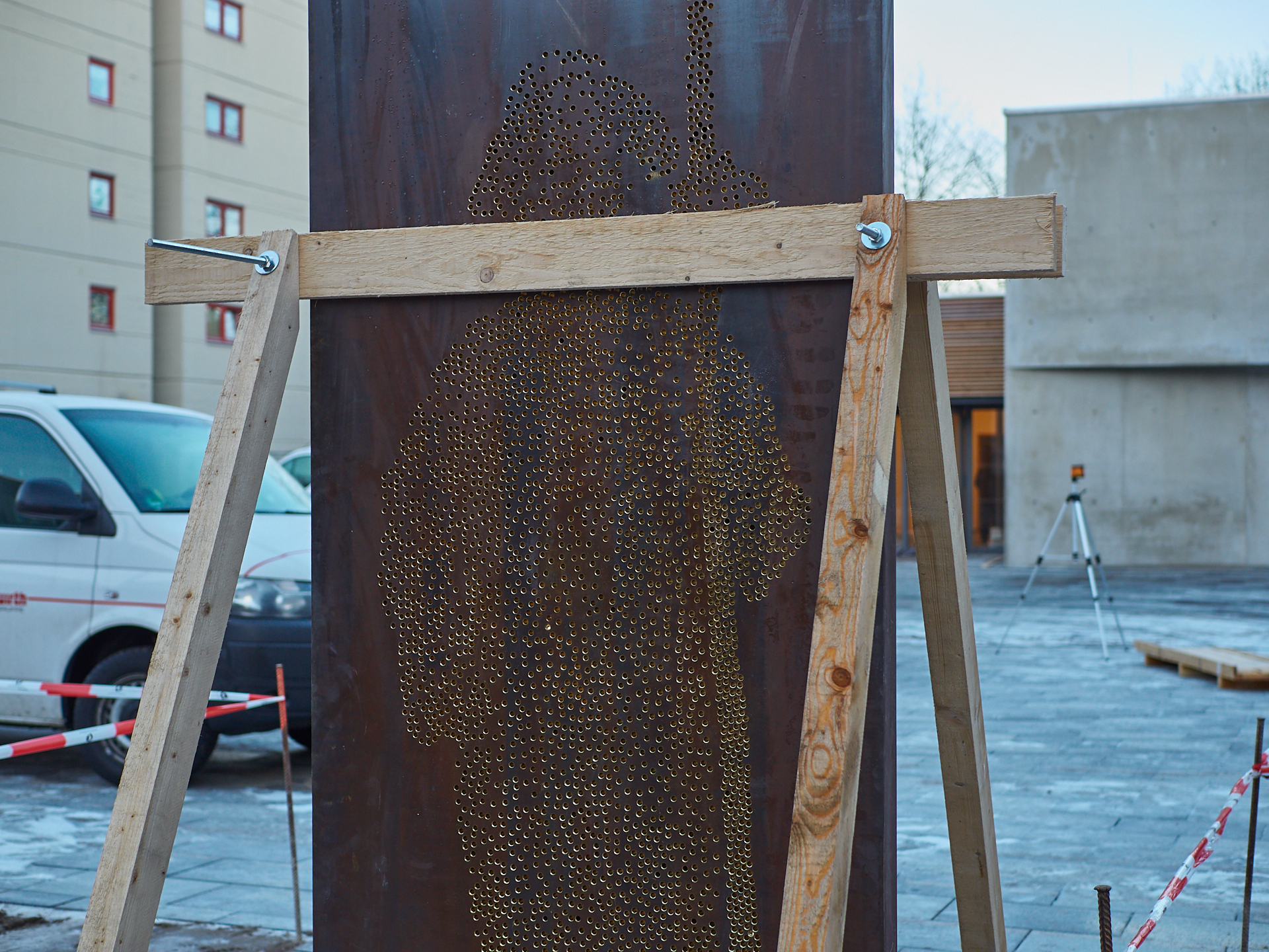 18.12.2018-Ein neuer Altar und ein Kustwerk zum Verweilen von Lutzenberger+Lutzenberger.