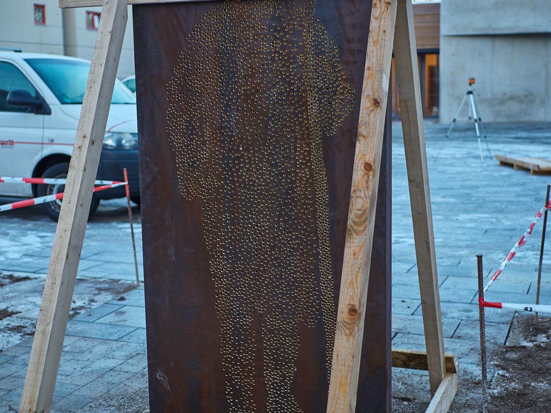 18.12.2018-Ein neuer Altar und ein Kustwerk zum Verweilen von Lutzenberger+Lutzenberger.