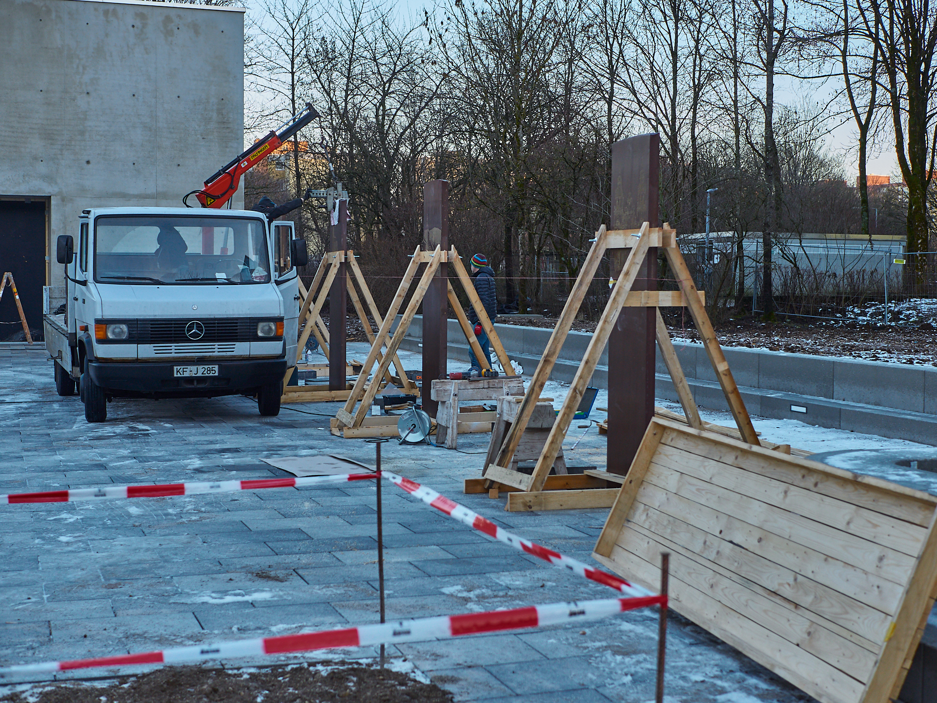 18.12.2018-Ein neuer Altar und ein Kustwerk zum Verweilen von Lutzenberger+Lutzenberger.