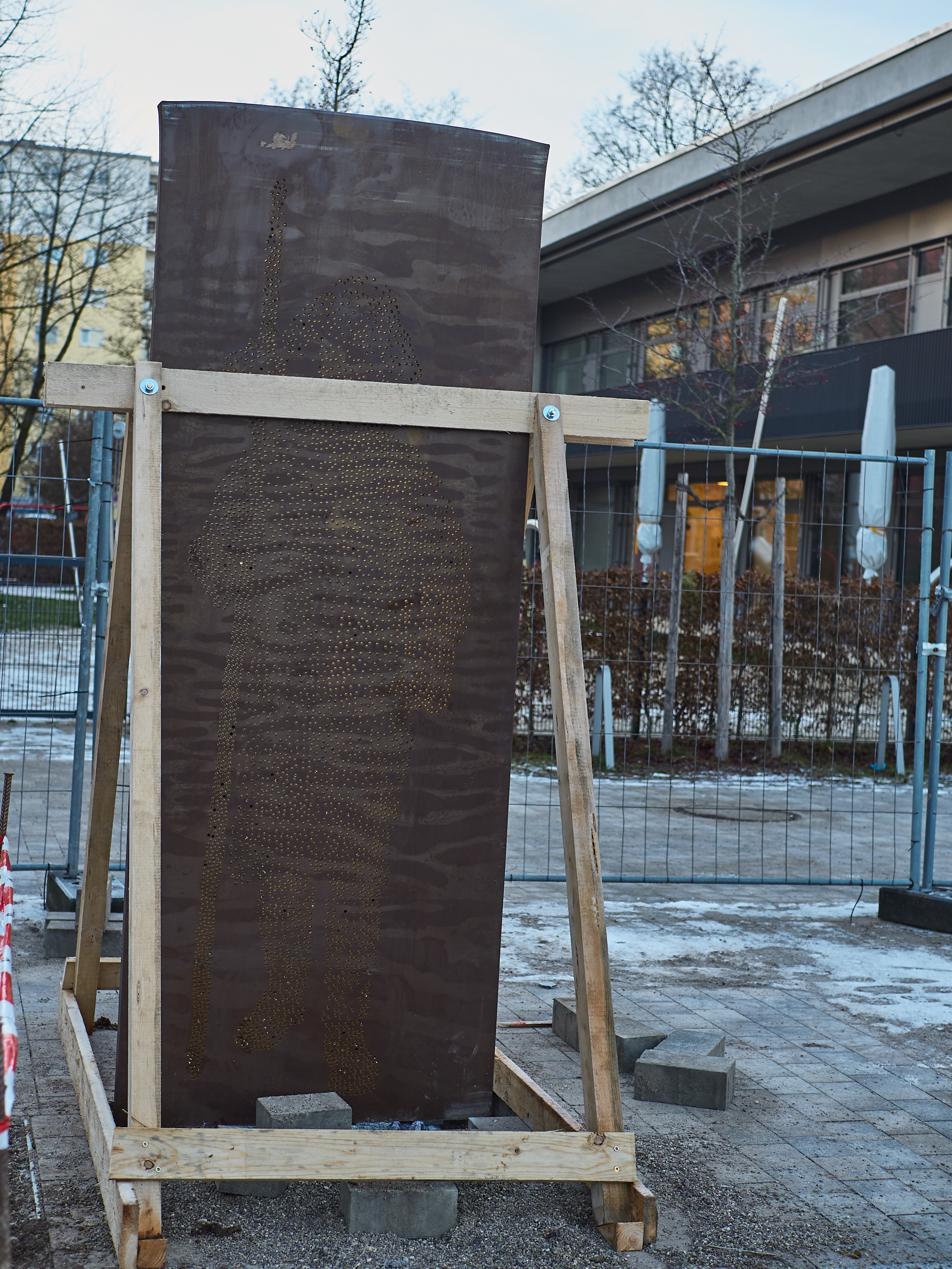 18.12.2018-Ein neuer Altar und ein Kustwerk zum Verweilen von Lutzenberger+Lutzenberger.