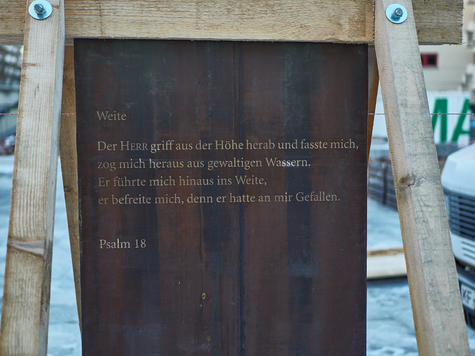 18.12.2018-Ein neuer Altar und ein Kustwerk zum Verweilen von Lutzenberger+Lutzenberger.