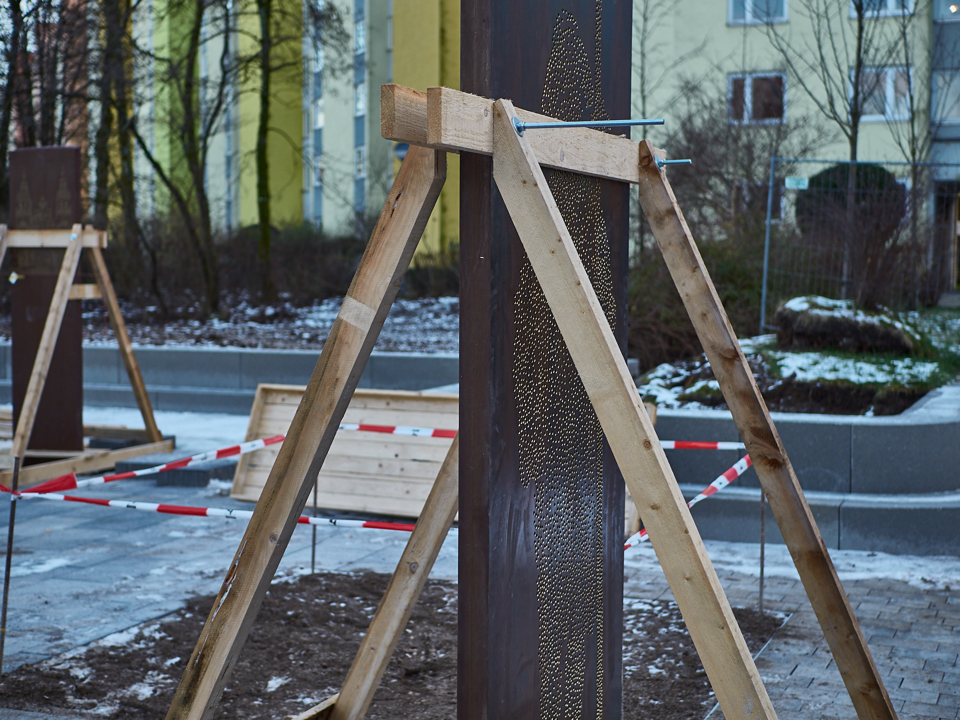 18.12.2018-Ein neuer Altar und ein Kustwerk zum Verweilen von Lutzenberger+Lutzenberger.