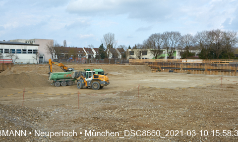 10.03.2021 - neuperlach.org.gelbmann.org zeigt: Neubaustelle Grundschule am Karl-Marx-Ring in Neuperlach