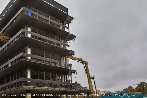 13.11.2014 - Abriss des Bürohaus am Peschelanger 3