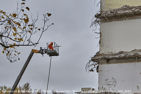 13.11.2014 - Abriss des Bürohaus am Peschelanger 3