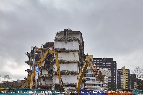 13.11.2014 - Abriss des Bürohaus am Peschelanger 3