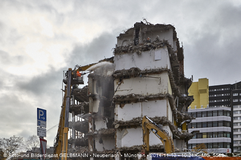 13.11.2014 - Abriss des Bürohaus am Peschelanger 3