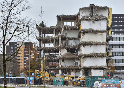 13.11.2014 - Abriss des Bürohaus am Peschelanger 3