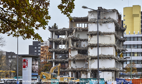 13.11.2014 - Abriss des Bürohaus am Peschelanger 3
