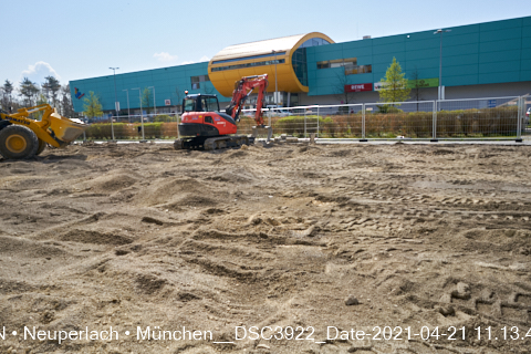 21.04.2016 - Der Parkplatz von unserem Plettzentrum wird für neue Gebäude aufgerissen