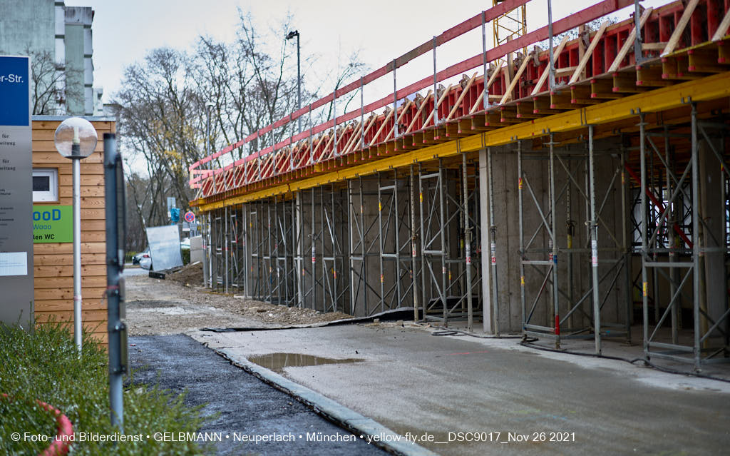 26.11.2021 - Baustelle Plettzentrum zur Montessori Schule in Neuperlach