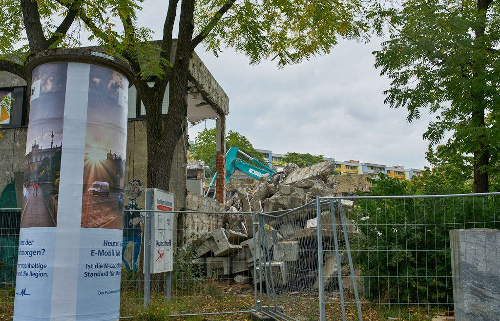 22.09.2021 - Abrissbegin des Quiddezentrums in Neuperlach